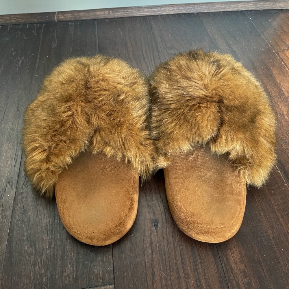 Fur Pomp House Slippers